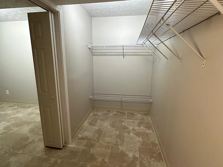 3505 Lakeside Ct — Photo 42
