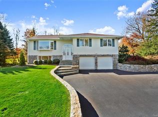 9 Saxon Dr, Valhalla, NY 10595