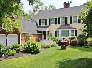 27 Charles Pl, New Canaan, CT 06840