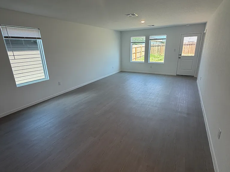 319 Moscato Rd — Photo 24