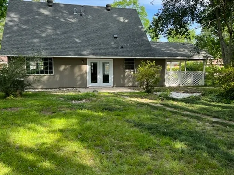 539 Baird Dr — Photo 2