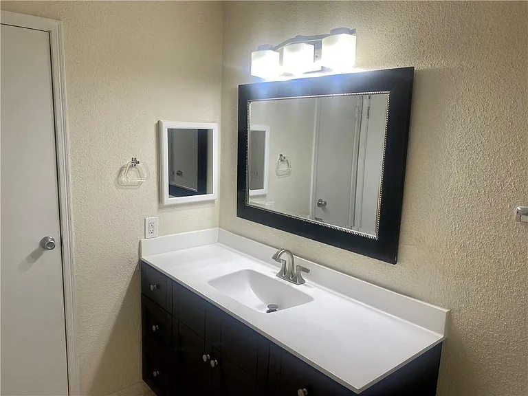 777 Riverside Dr #1512 — Photo 5