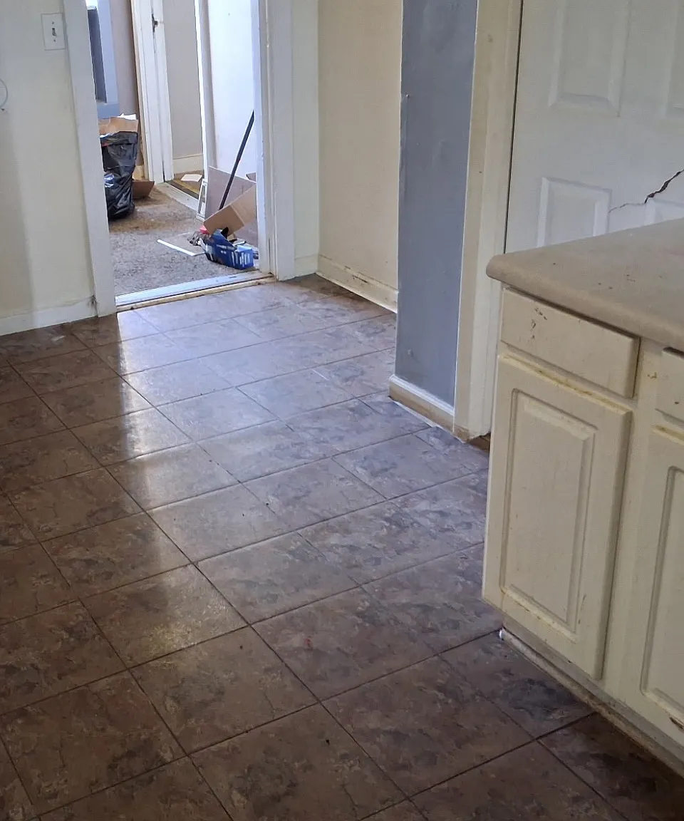 3 bed, 1200 sqft, $1,695 — Photo 2