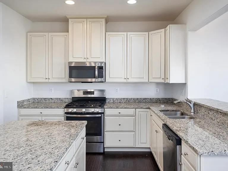 9203 Wild Spruce Dr — Photo 4