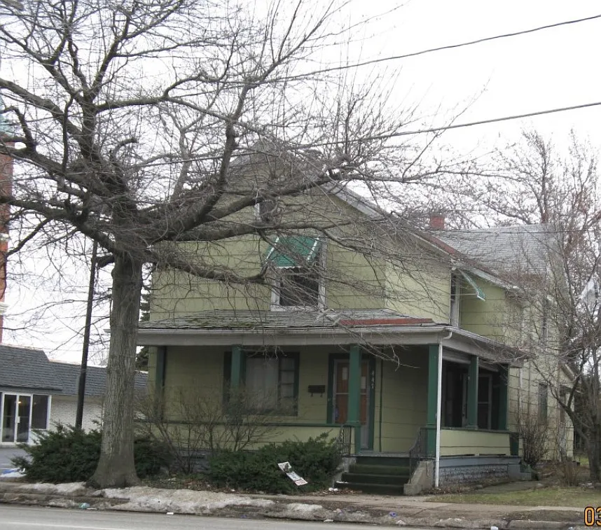 2 bed, $600 — Photo 1