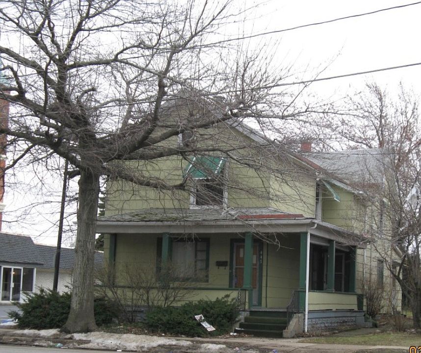 1st image of 447 E 12th St #2