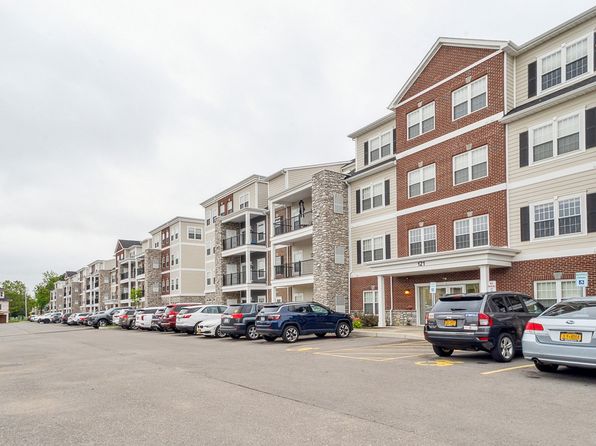 121 California Dr #2-401