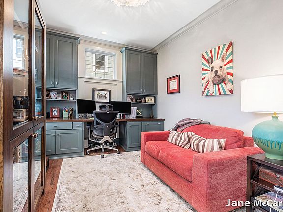 4th image of 553 Lovett Ave SE
