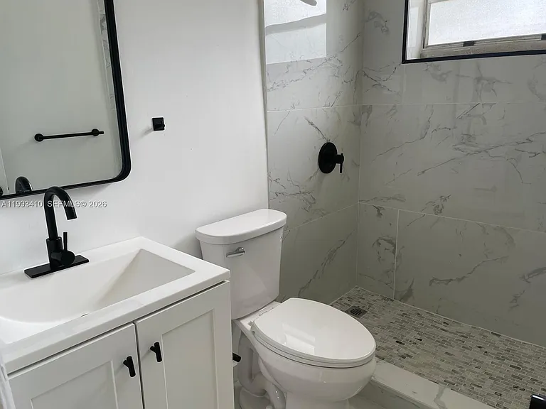 6025 Polk St #8 — Photo 7