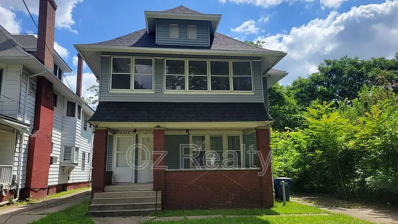 2356 Putnam St photo 1