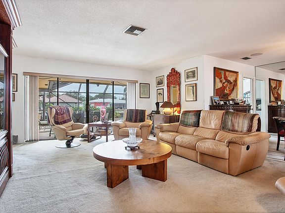 4th image of 5230 NE 28th Avenue