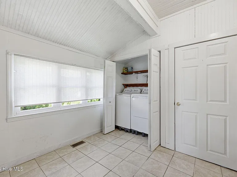 1304 Stallings Pkwy — Photo 19