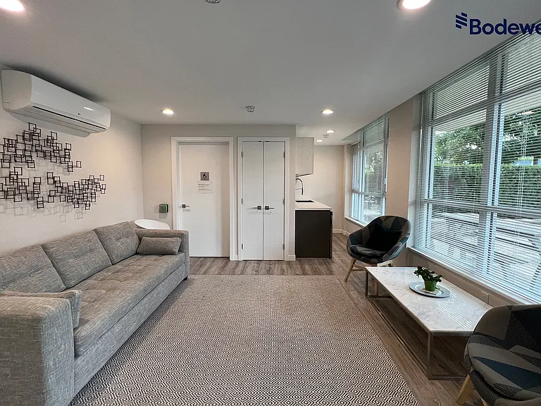 711 Breslay St #301 — Photo 13