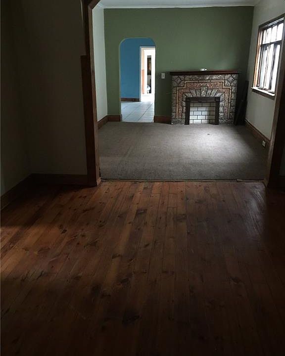 2nd image of 19 Clemo St