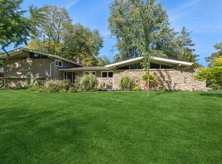 330 E Forest Ln, Palatine, IL