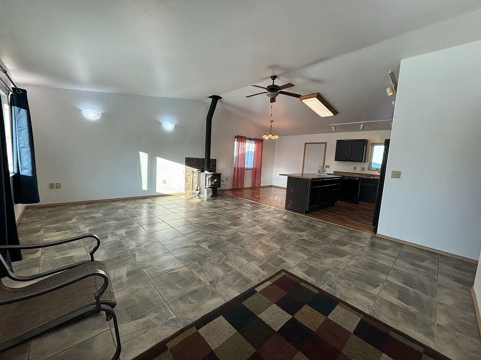 2 bed, 1000 sqft, $2,000 — Photo 2