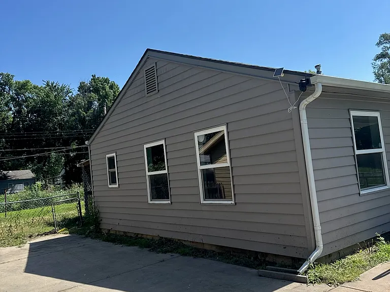 1226 E Denver Dr — Photo 8