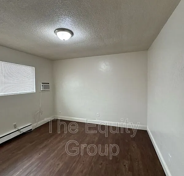 352 S Blackstone St #11 — Photo 5