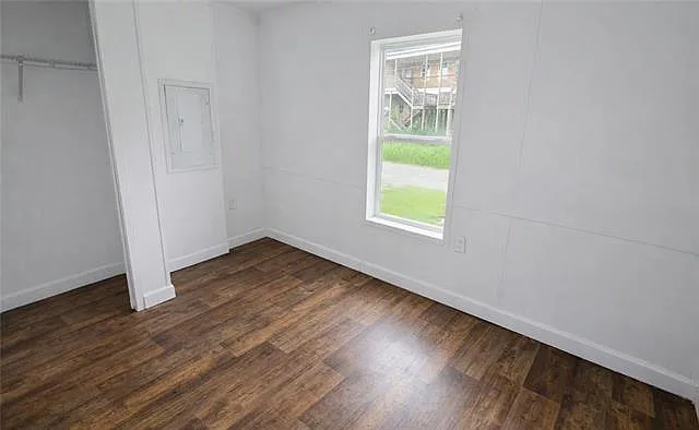 3 bed, 1.0 bath, 880 sqft, $1,100 — Photo 4
