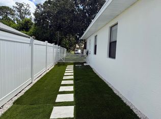 1689 SE Harp Ln, Port Saint Lucie, FL 34983