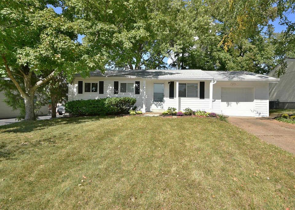1st image of 12021 Colonial Dr