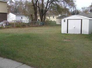 905 Kenneth St SW, Wyoming, MI 49509