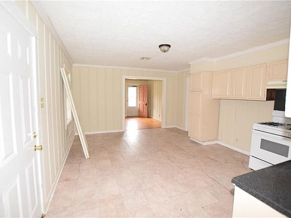 5th image of 1021 4th Ave