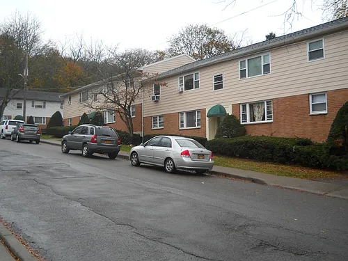 1 Hillside Ct Photo 1