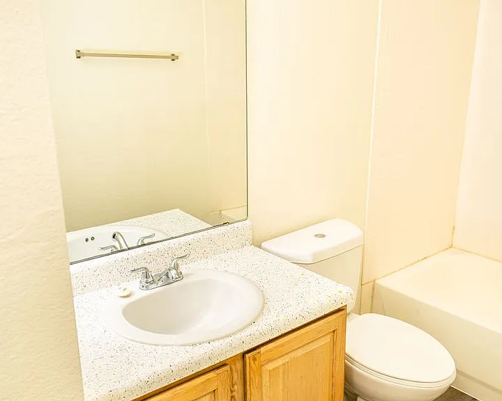 Tamarack Place Apartments — Photo 15
