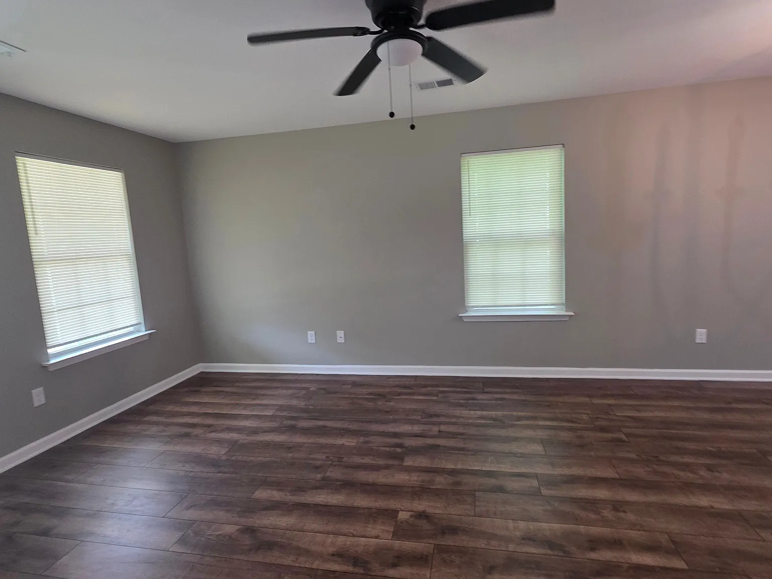 Charming 3-Bed Home with Spacious Primary Suite & Open-Concept Living — Photo 2