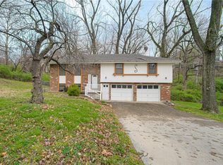 515 NW Cherokee Dr, Riverside, MO 64150