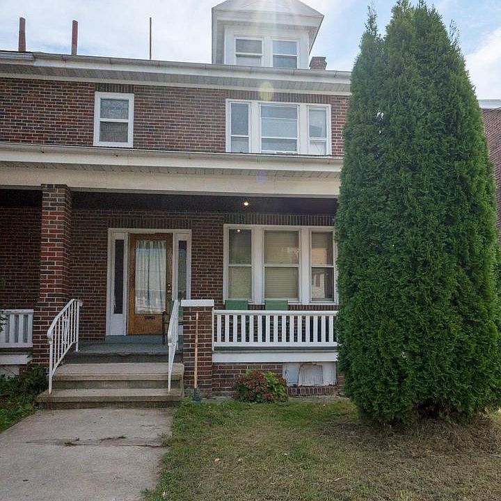 1st image of 1020 Meade St