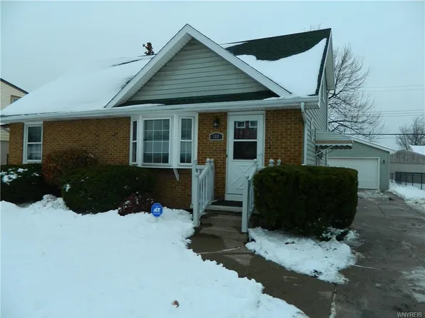 180 Nokomis Pkwy, Cheektowaga, NY 14225