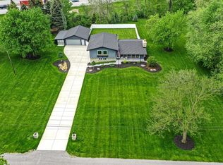 358 W North Boo Rd, Chesterton, IN 46304