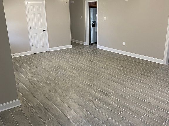 2nd image of 904 Westfield Dr