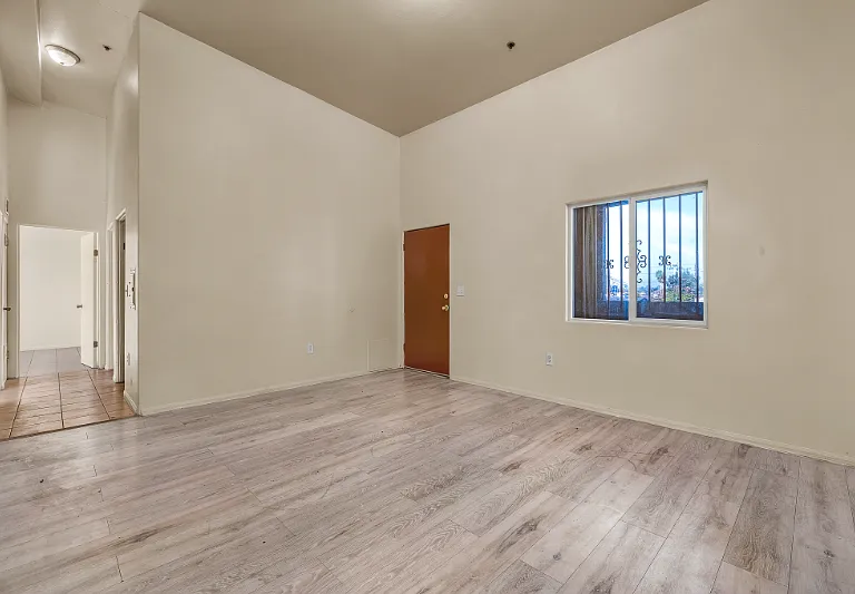 5869 S Figueroa St #D — Photo 1