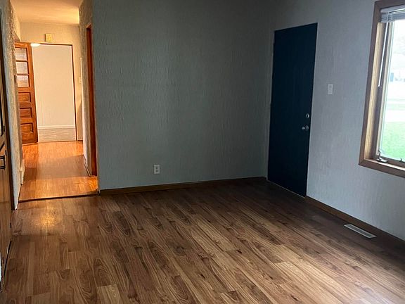 4th image of 329 Norma Ave