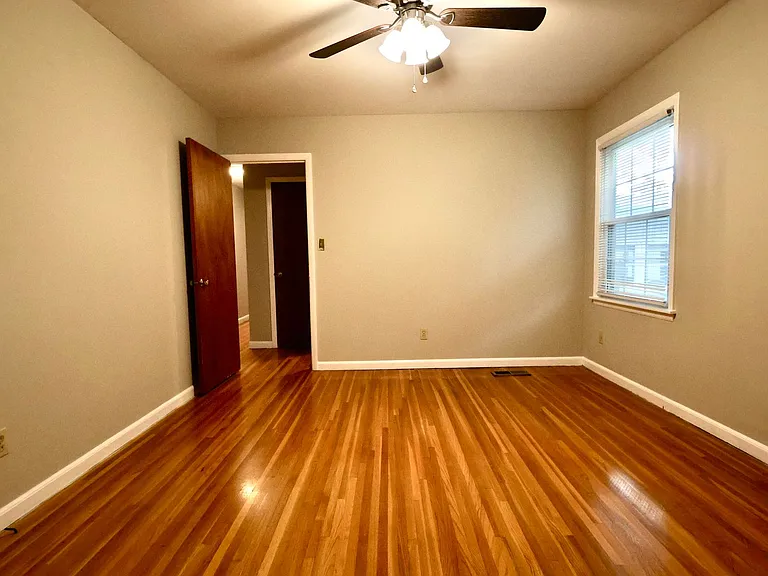 536 Edgecrest Cir — Photo 16