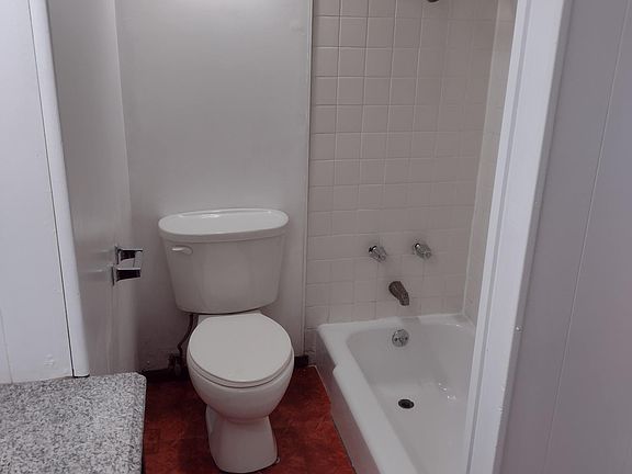 4th image of 2250 N Cleveland Ave #G