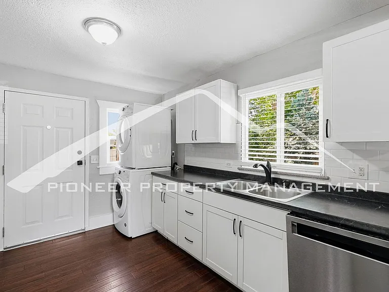 44 Julian St — Photo 8
