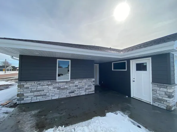 1700 S Miller Ave, Mitchell, SD 57301