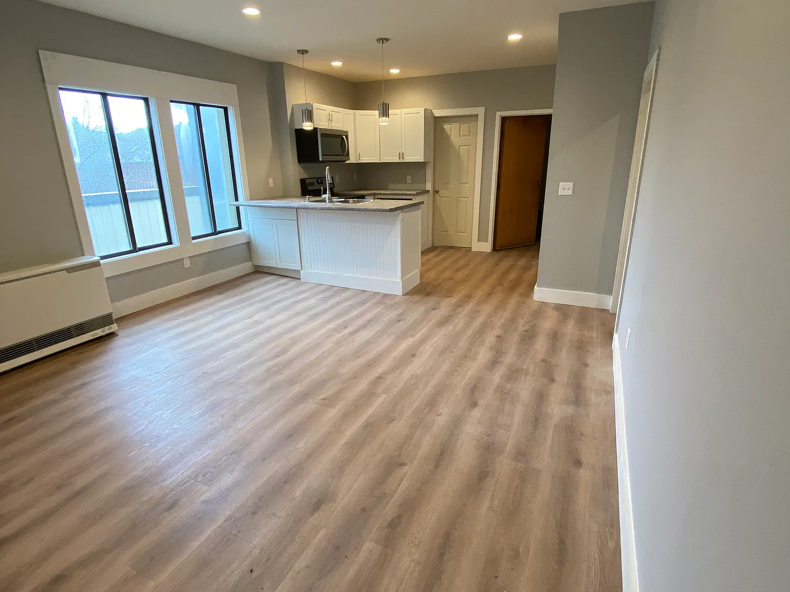 3 bed, 1150 sqft, $2,700 — Photo 3