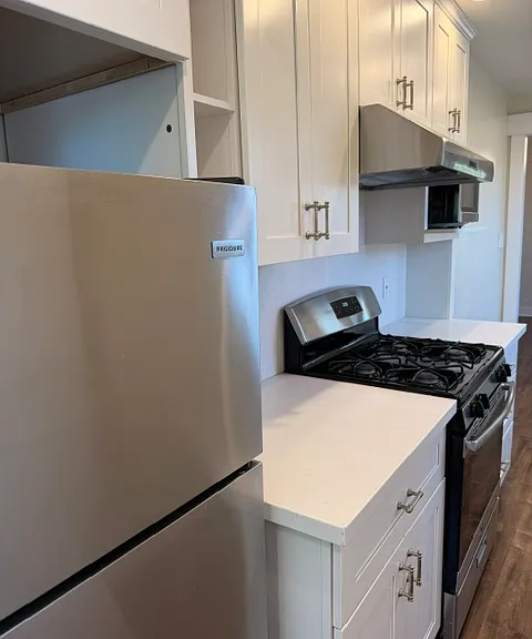 68 N 10th St #4 — Photo 8