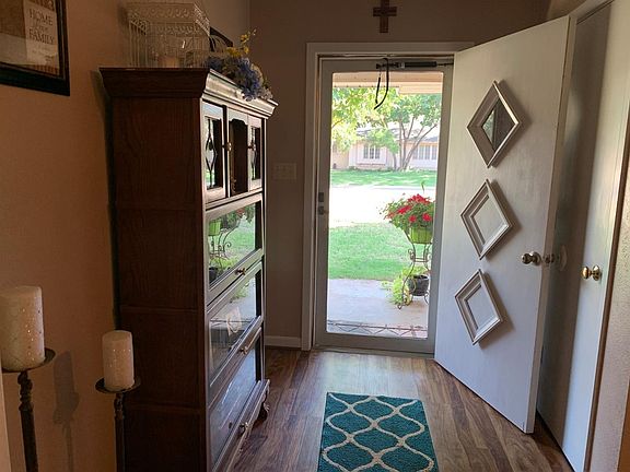 3rd image of 201 Willowwood Ln