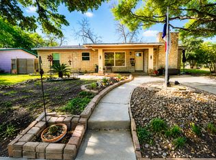 618 Storeywood Dr, San Antonio, TX 78213