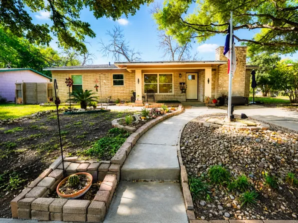 618 Storeywood Dr, San Antonio, TX 78213