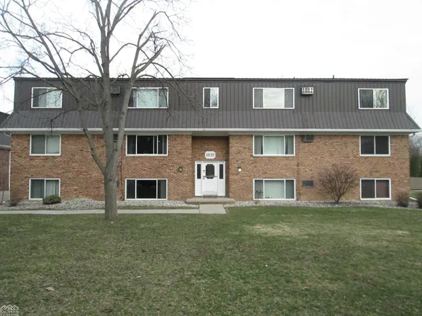 1637 S Riverside Ave, Saint Clair, MI 48079