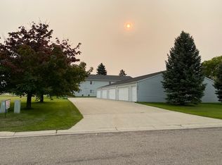 3820 7th St S APT 6, Moorhead, MN 56560