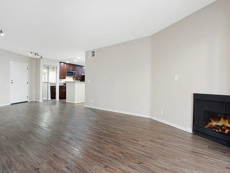 The Jeremy Apts — Photo 5