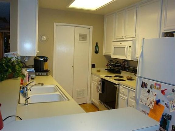 4th image of 90 Saddle Brook Dr
